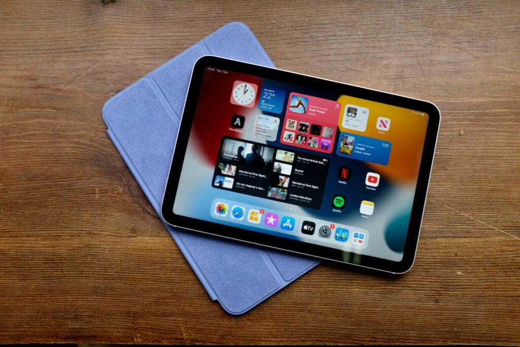 Apple iPad Air 11 2025 Review 2 Apple iPad Air 11 Cameras